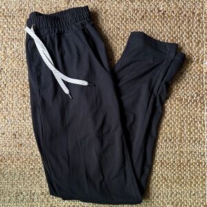 Vuori Women’s Joggers